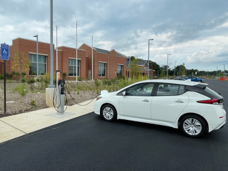 Electric vehicle charging at Lorton District Police Station