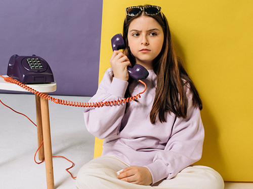 girl talking on the phone