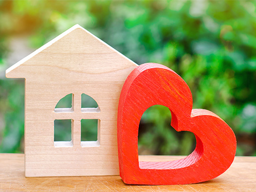 wooden home and heart 