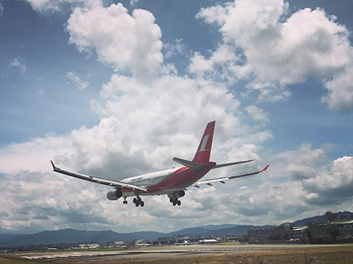 airplane landing