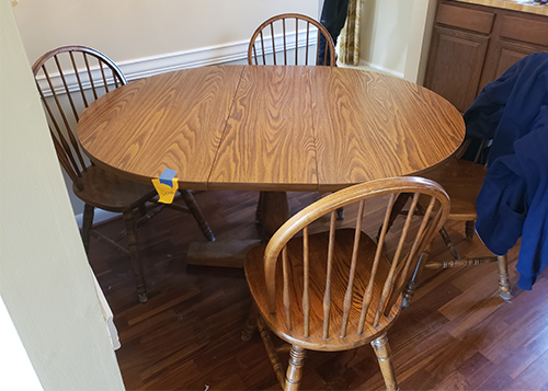 round table and chairs