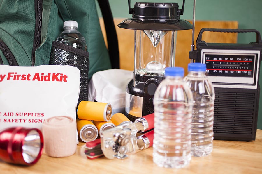 Photo of items that should be included in an emergency kit