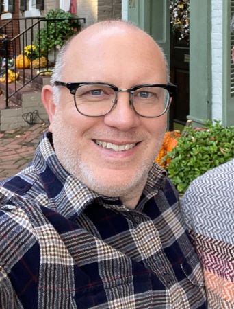 head and shoulders profile photo of Mark O'Neil