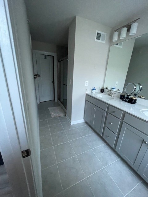 Huntington Crossing Alexandria Bathroom