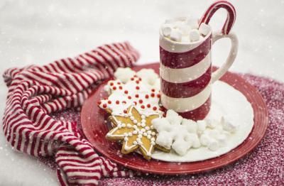 holiday hot chocolate small