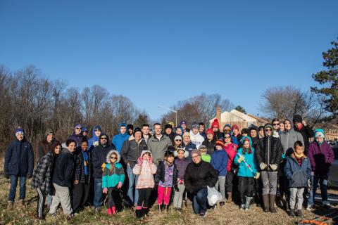 Volunteers Spend Day Off Cleaning Up Rabbit Branch Park