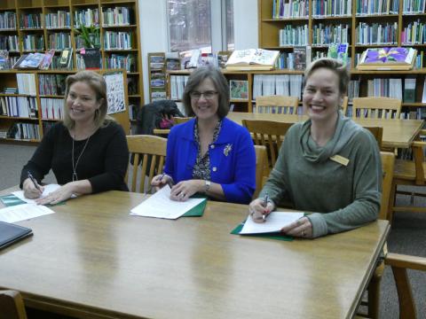 FROGS Sign Memorandum of Understanding at Green Spring Gardens