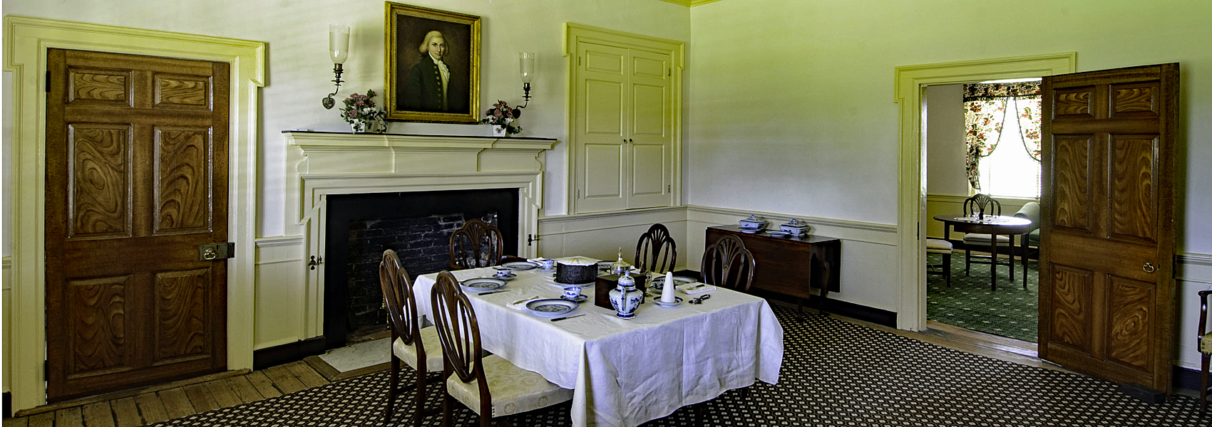 Dining room in Sully's main house