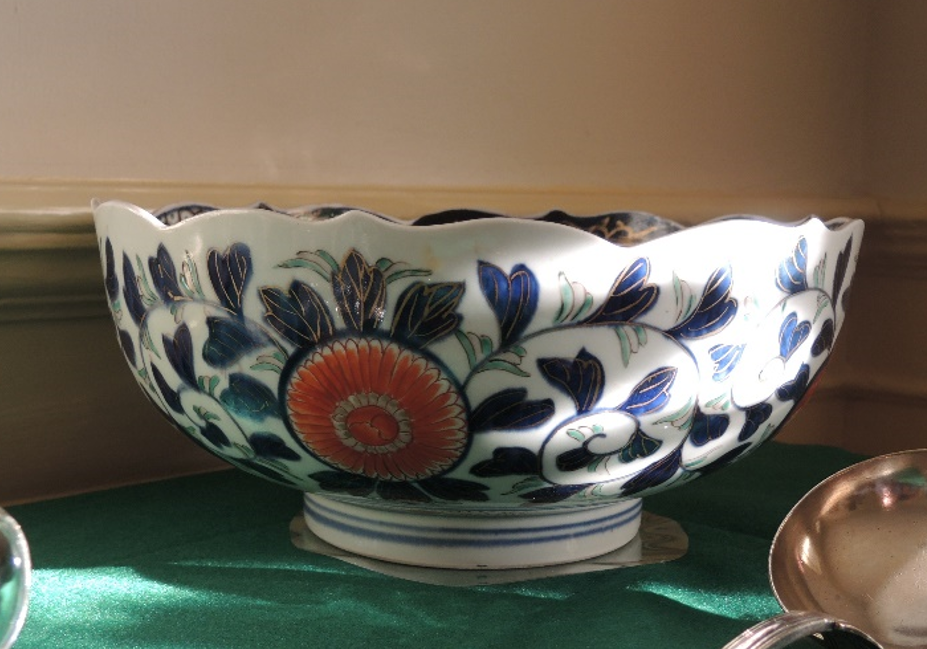 Entertaining with Japanese Imari Ware