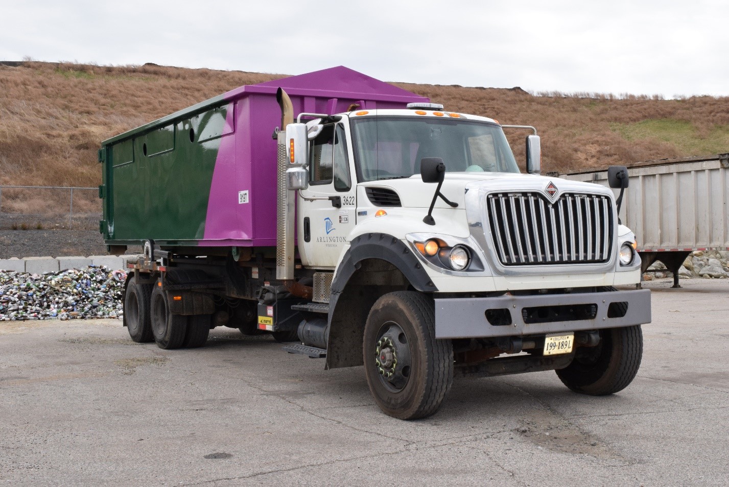 Arlington County delivers its first load of glass to Fairfax County’s glass processing plant