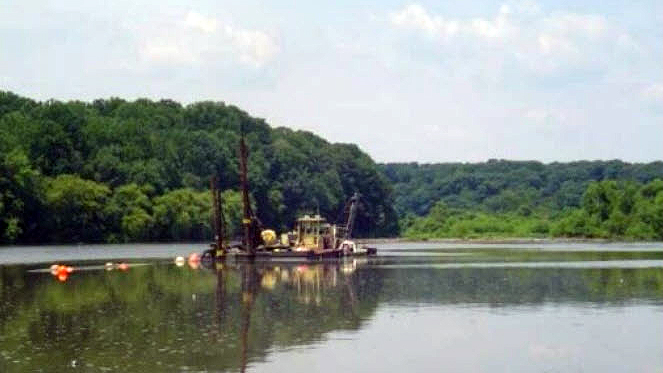 Lake Accotink dredging operations June 21, 2006