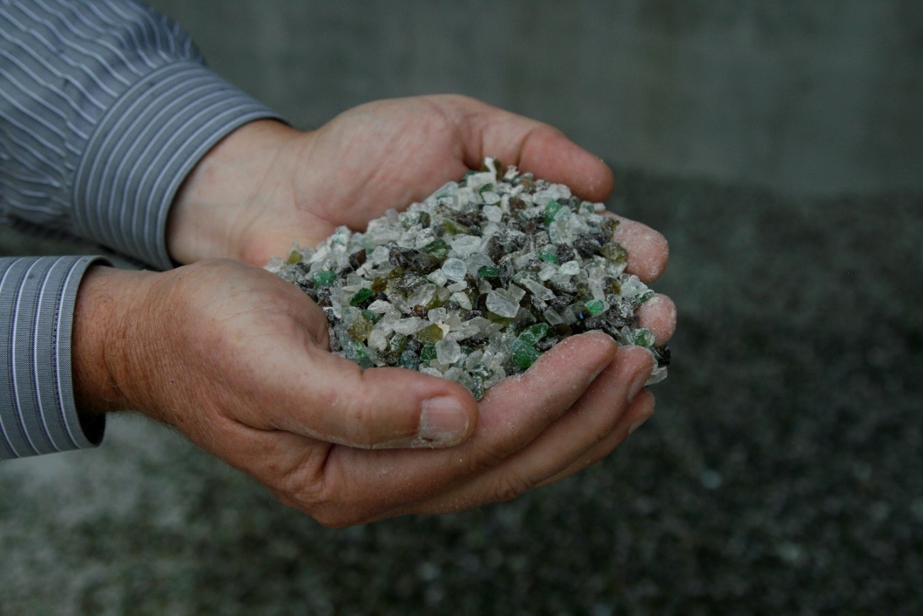 glass crushed into gravel-sized pieces