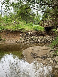 Picture - Erosion at the bridge abutment