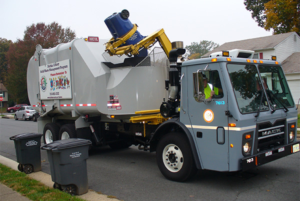 trash and recycle pickup curbside