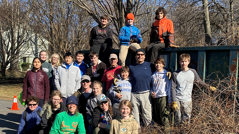 Invasive species management volunteers