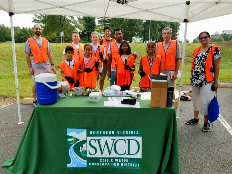 Volunteers at the Cub Run storm drain labeling event. 