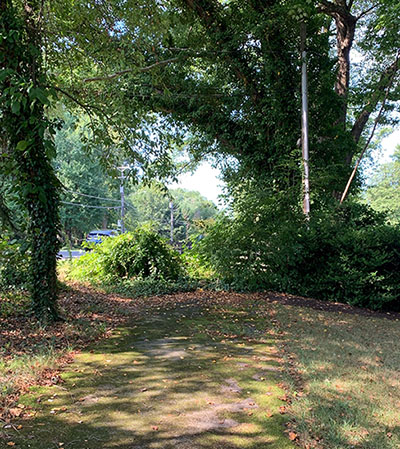 Idylwood Road Shared Use Path Current Conditions near Hillside Drive